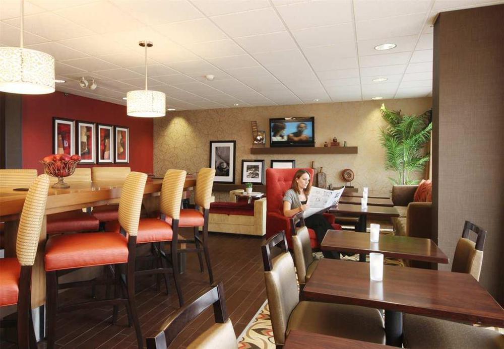 Hotel Hampton Grand Rapids/north