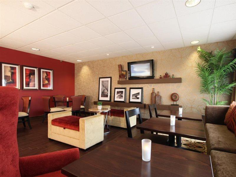 Hotel Hampton Grand Rapids/north