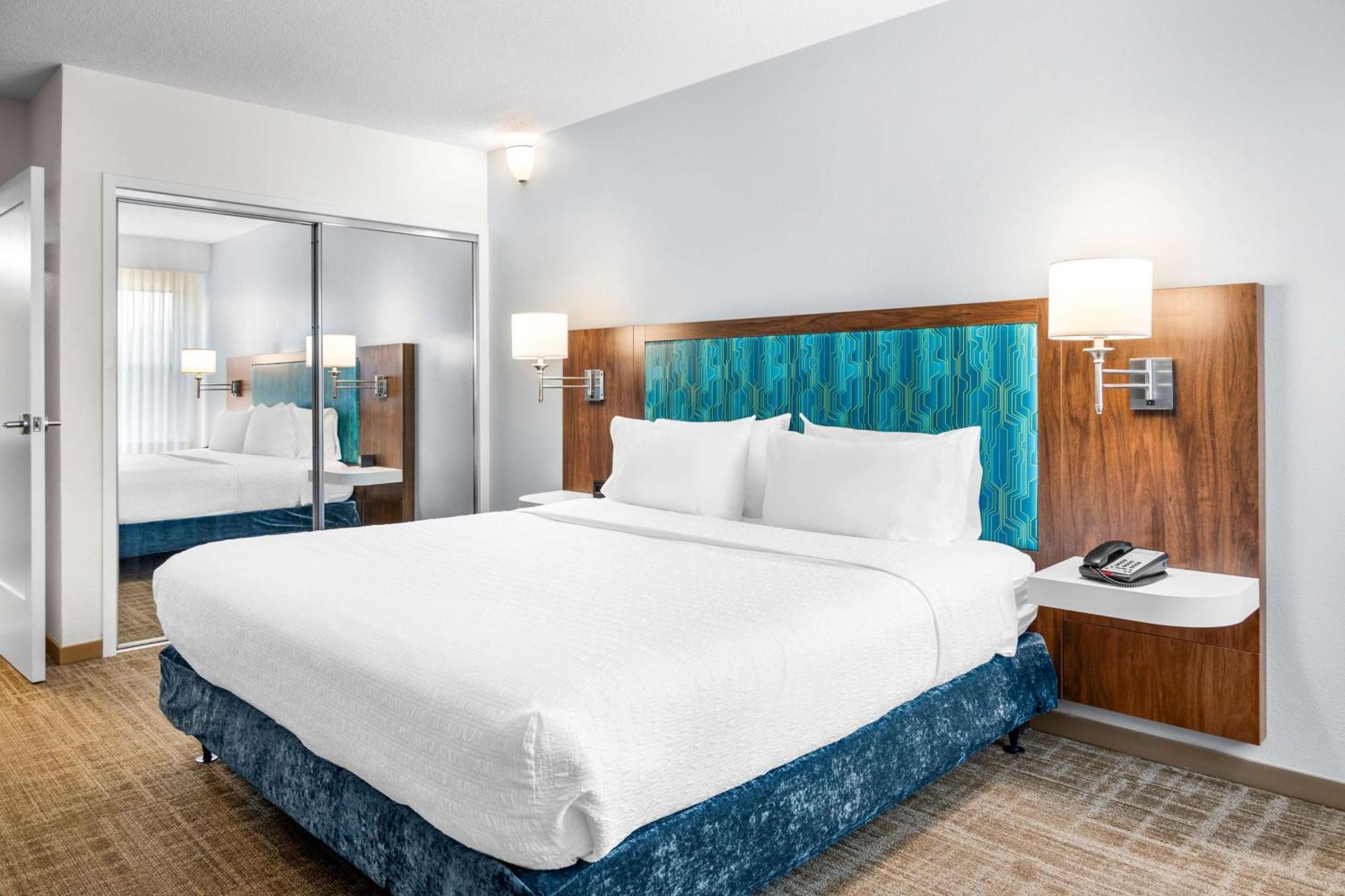 Hampton Grand Rapids/north Walker